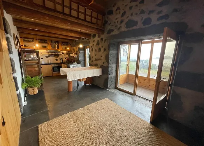 Casa Graceland Дом отдыха Praia da Graciosa